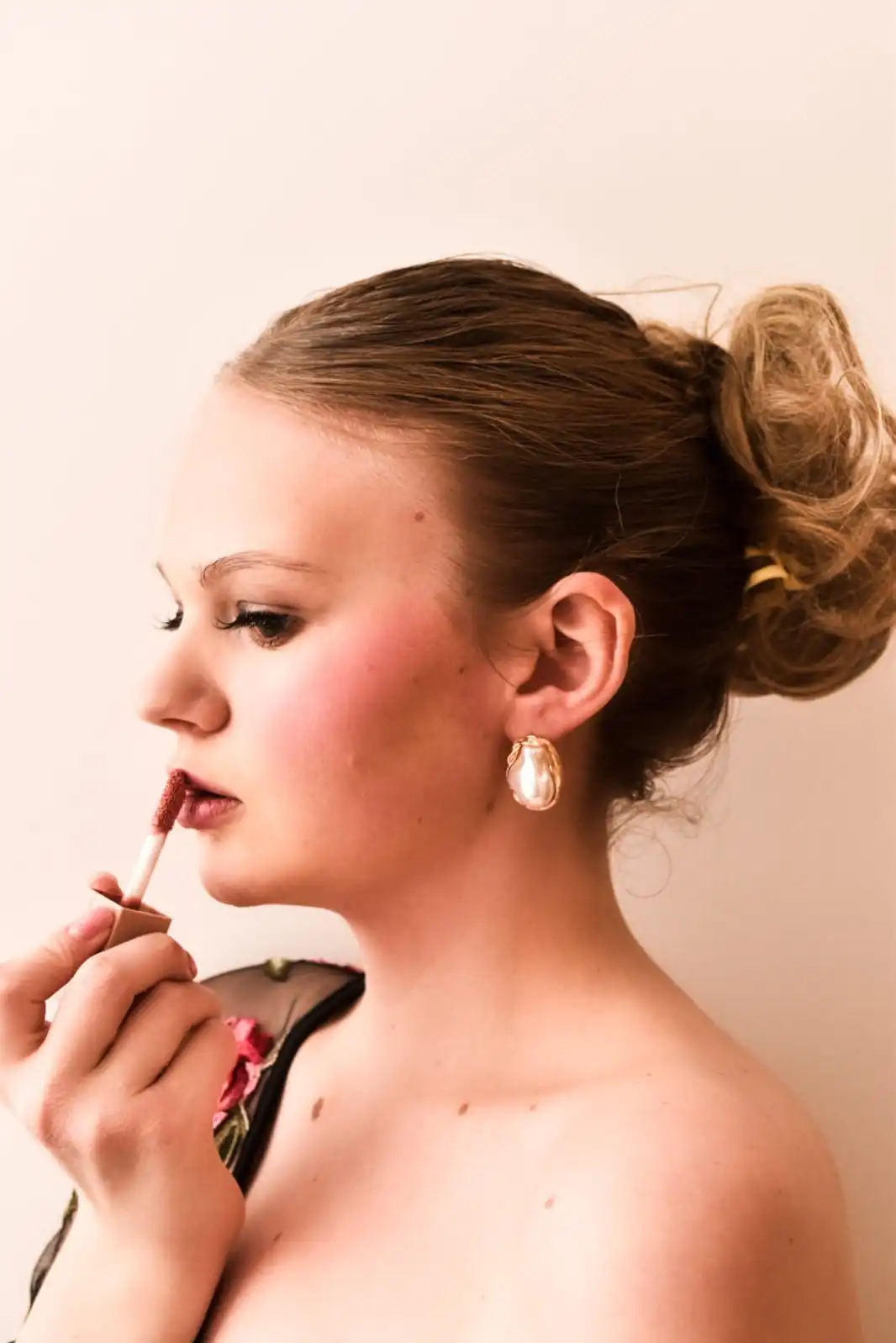 Monochrome bridal profile